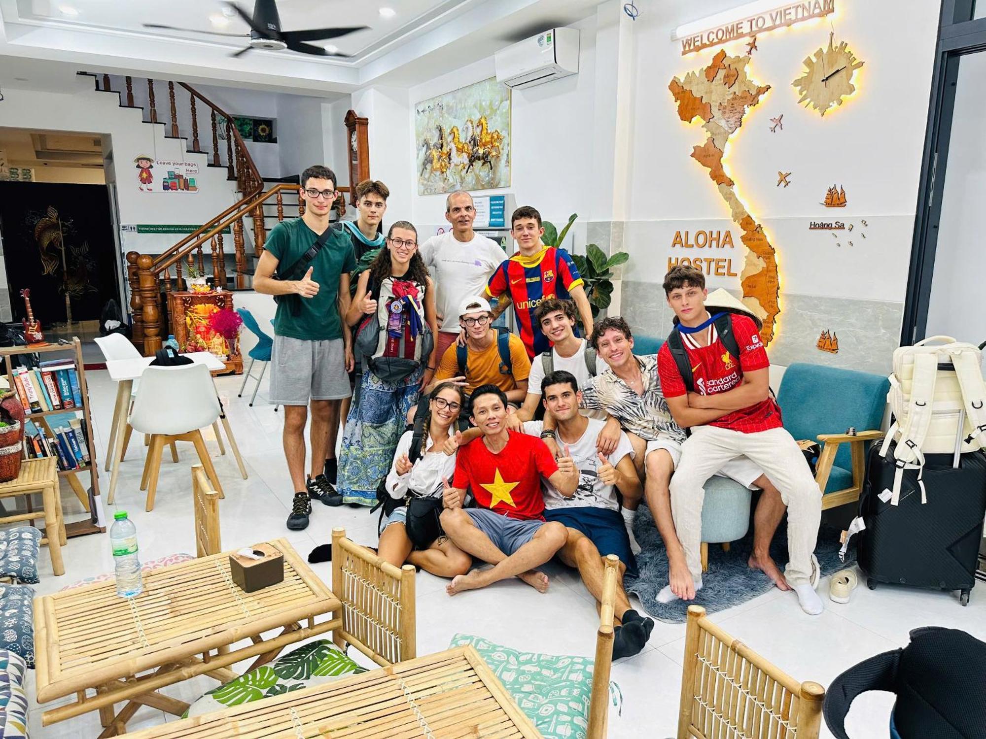 Aloha Saigon Premium Hostel By Local Travel Experts - Newly Opened, Less-Touristy Location, Spacious Rooms, Glass Shower Bathroom, Free Breakfast & Walking Tour Ciudad Ho Chi Minh  Exterior foto